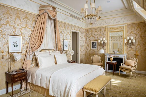 Ritz Paris Kapılarını Yeniden Açtı!