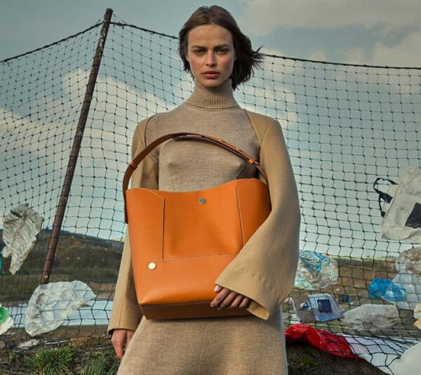 Stella McCartney, Yepyeni Falabella Popper Modeliyle Karşınızda