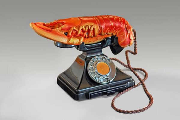 Duchamp ve Dali’yi Buluşturan Sergi