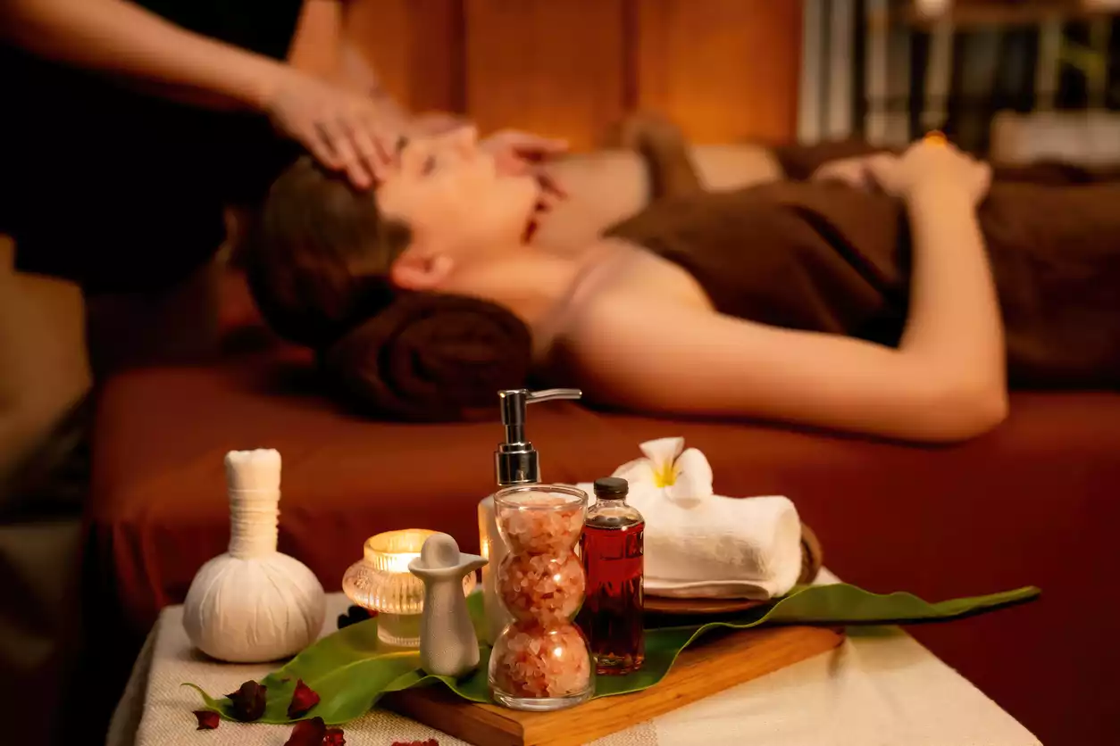 Shiatsu & Thai Masajı, Japonya ve Tayland kökenli bu teknikler yalnızca kasları değil, enerji akışını da hedef alır.