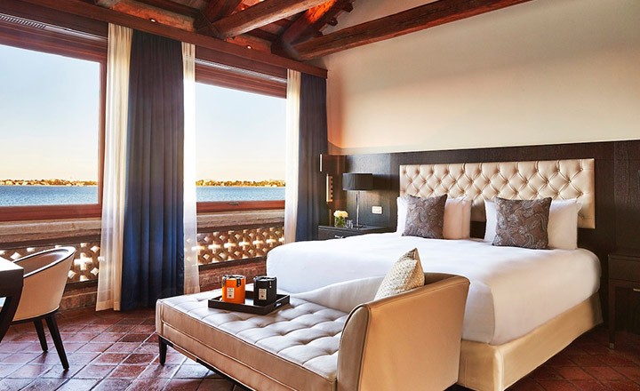 Venedik’in En Gizli Lüksü: Özel Bir Adada 900 Yıllık Manastırdan Doğan Otel