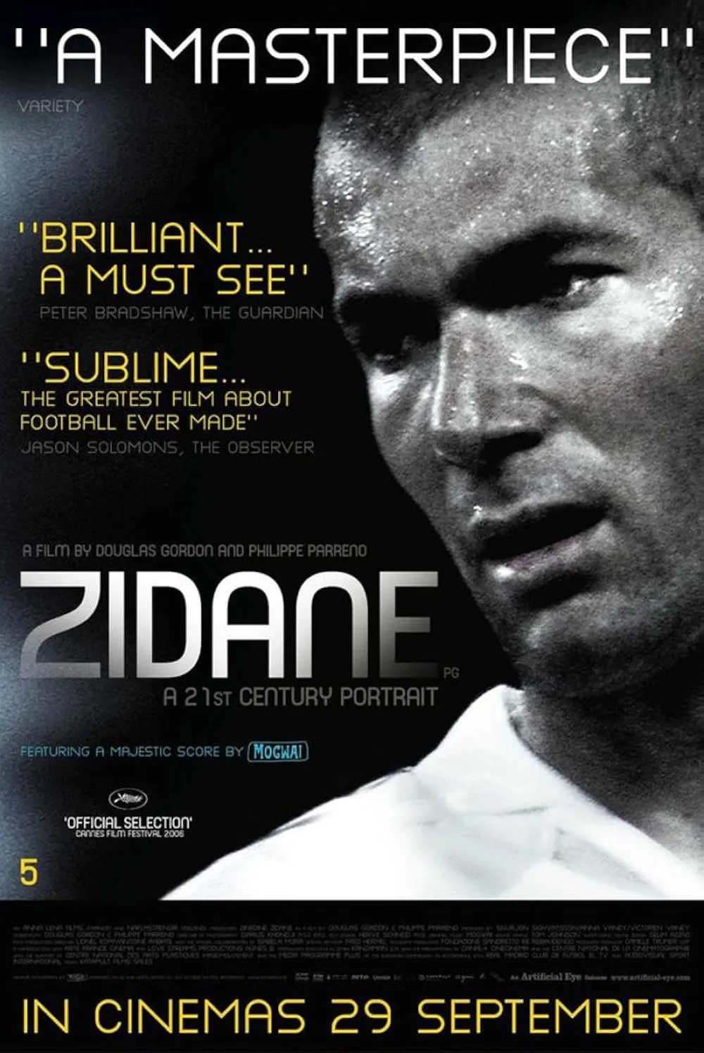 Zidane: Bir 21. Yüzyıl Portresi afişi, Zinedine Zidane’ın siyah beyaz yakın plan yüz portresi