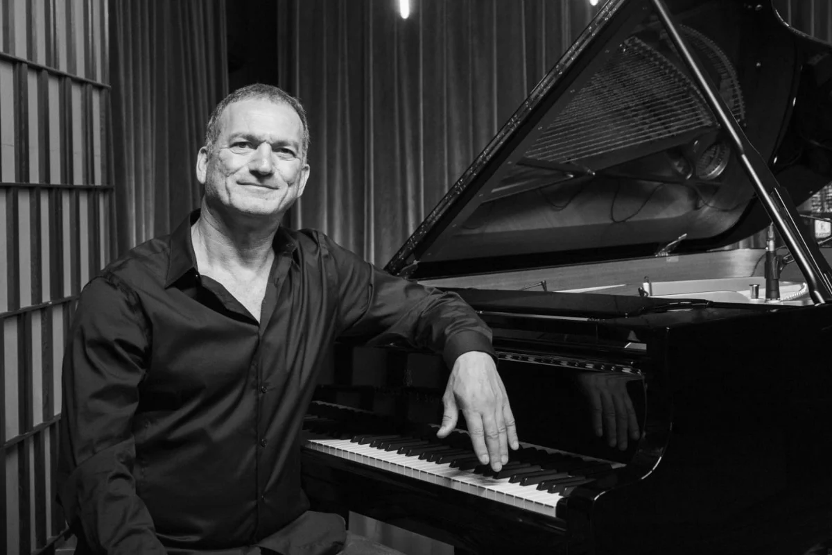 Cazın Ustası Kerem Görsev Anlattı: Teknedeki Elektrikli Piyano, Favori Koyları ve Playlist’i