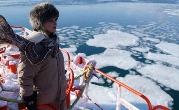 İngiliz oyuncu Joanna Lumley ile Seyahat Belgeselleri Üzerine