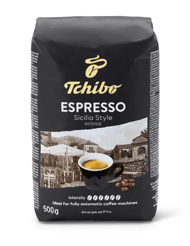 500 gramlık siyah ambalajında Tchibo Espresso Sicilia Style çekirdek kahve. Yoğun lezzet profili ve tam otomatik makineler için uygunluğuyla öne çıkan, Sicilya esintili güçlü bir espresso seçeneği.