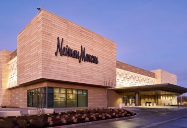 Neiman Marcus Kürk Satışını Durduyor