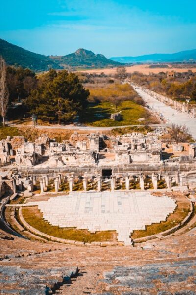 Efes Antik Kent Rehberiyle Zamanda Yolculuk