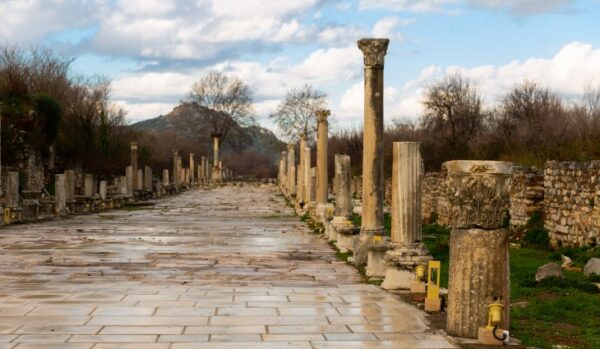 Efes Antik Kent Rehberiyle Zamanda Yolculuk