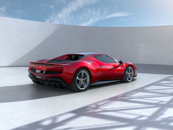 En Yeni Ferrari Türkiye’de: Ferrari 296 GTB