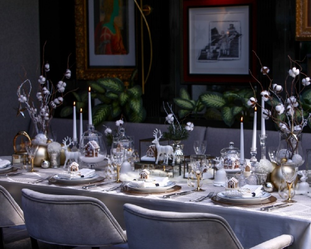 Tables and Settings OGGUSTO'ya Özel Yılbaşı Sofrası Kurdu