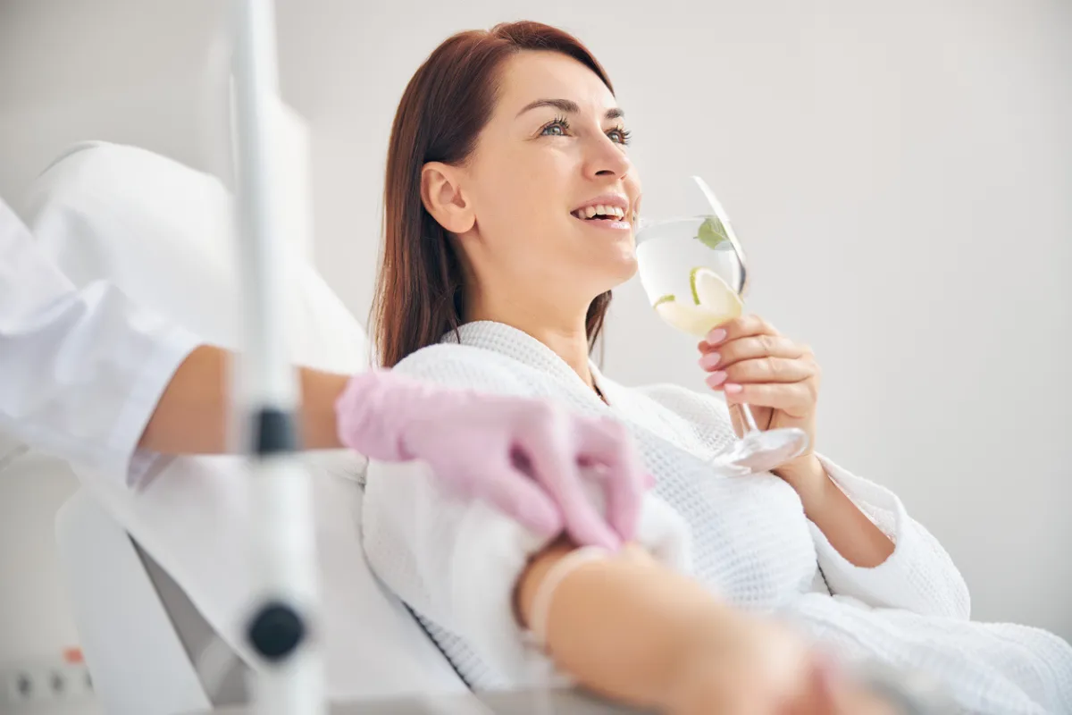 Silikon Vadisi'nin Yaşlanma Karşıtı Sırrı: Glutatyon ve Lipozomal Zırh Teknolojisi