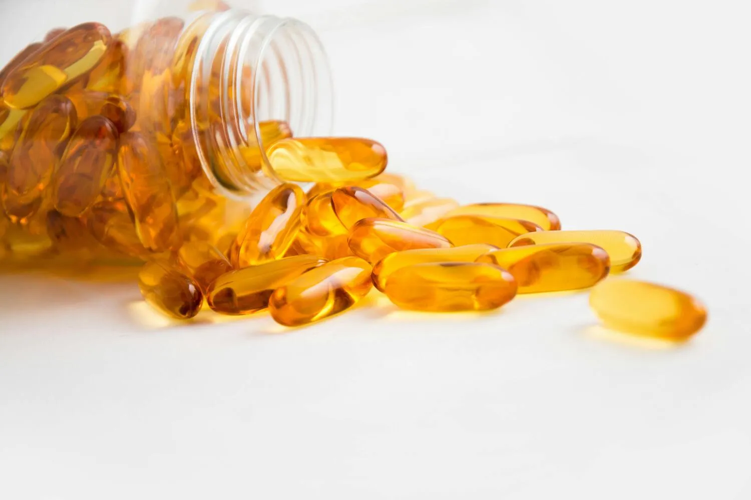 Omega 3 balık yağı kapsülleri, EPA ve DHA içeren besin takviyesi ve kalp sağlığı destek ürünü