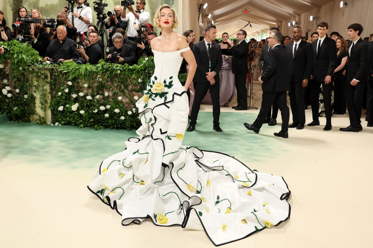 Met Gala Tarihinin En İyi Kostümleri: Tyla’nın Kum Elbisesinden Rihanna’nın İhtişamına Unutulmaz Görünümler