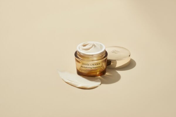 Estée Lauder’ın Yüzü Carolyn Murphy Güzellik Önerileri Veriyor