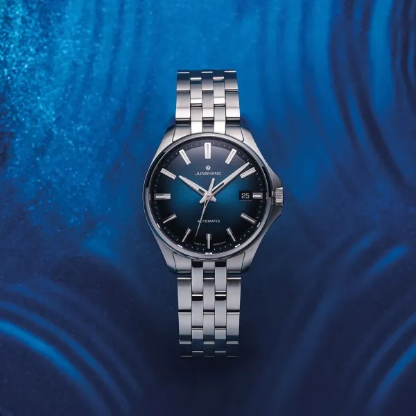 Junghans Meister S Automatic – mavi kadranlı, paslanmaz çelik bilezikli otomatik saat.