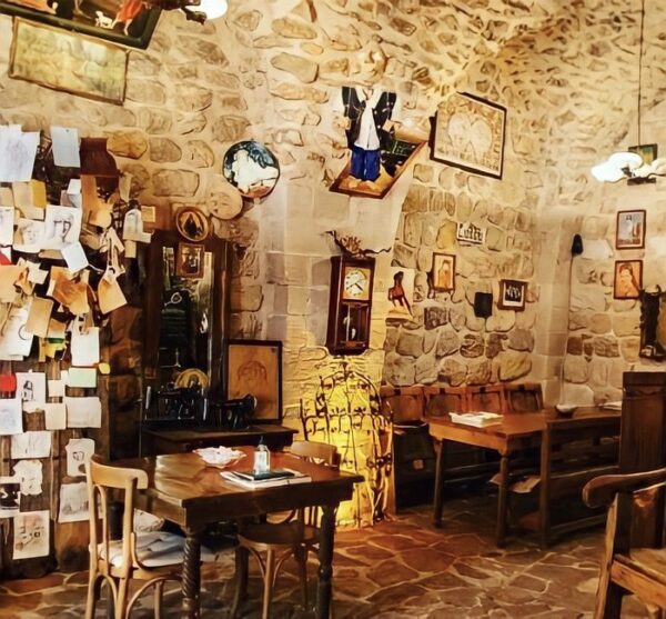 Mardin’in En İyi Restoran ve Kafeleri: Taş Sokaklardan Mezopotamya Manzarasına Uzanan Lezzetler