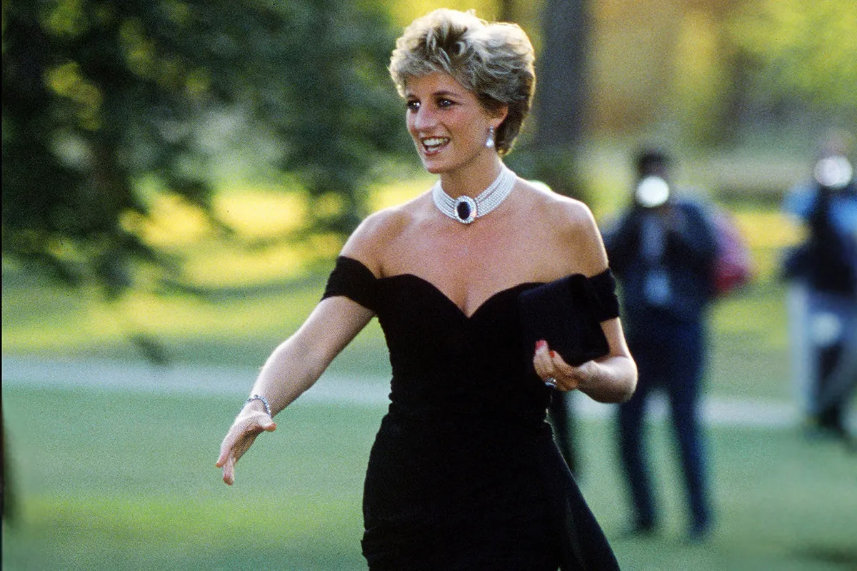 İntikam Elbisesi 30 Yıl Sonra Tekrar Açık Artırmada: Prenses Diana’nın Zamansız Stili