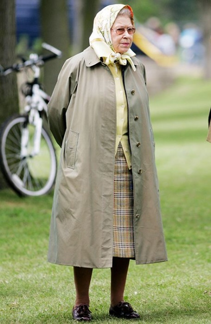 Kraliçe II. Elizabeth'in Hayatı, Stili ve Mücevherleri