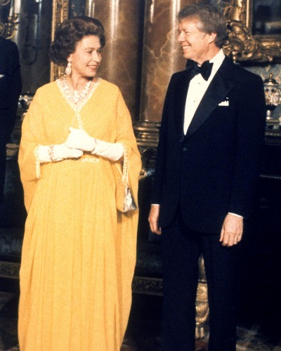 Kraliçe II. Elizabeth'in Hayatı, Stili ve Mücevherleri