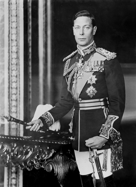 Kraliçe II. Elizabeth'in Hayatı, Stili ve Mücevherleri