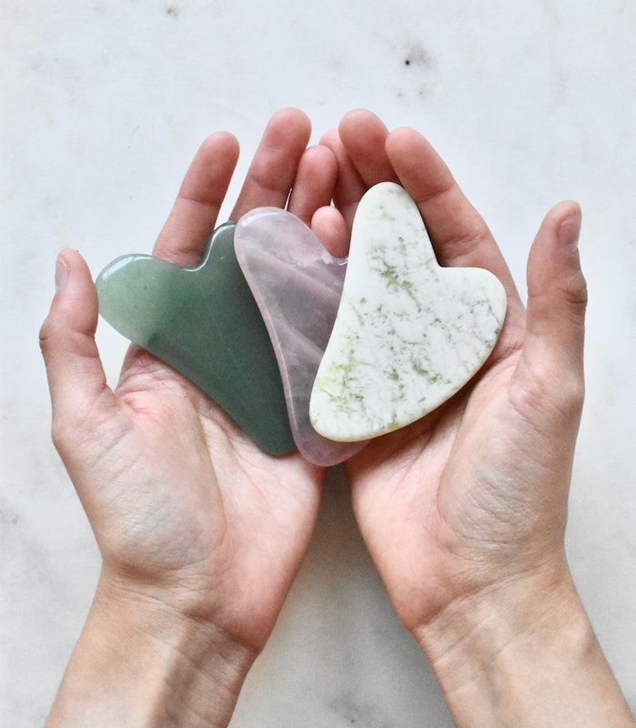 Gua Sha ile Sabah Cilt Bakım Rutini