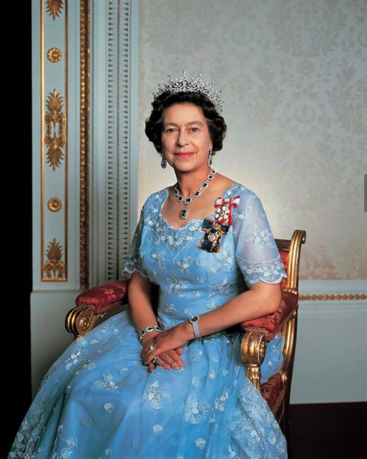 Kraliçe II. Elizabeth'in Hayatı, Stili ve Mücevherleri
