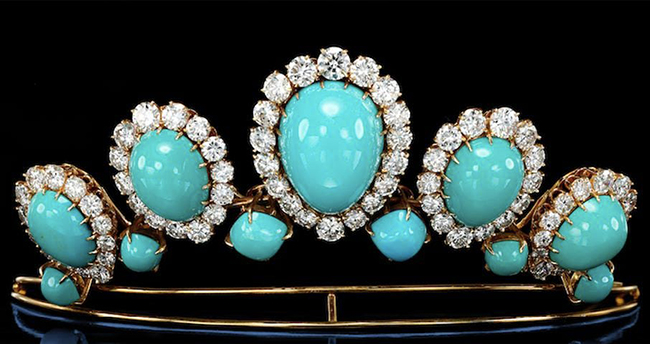 Kraliyet ve Aristokrat Ailelerinin Taçları Sotheby's Sergisinde