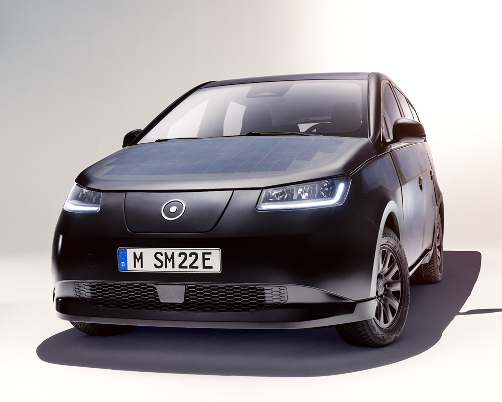 Güneş Enerjisi ile Şarj Olabilen Elektrikli Otomobil: Sono Sion