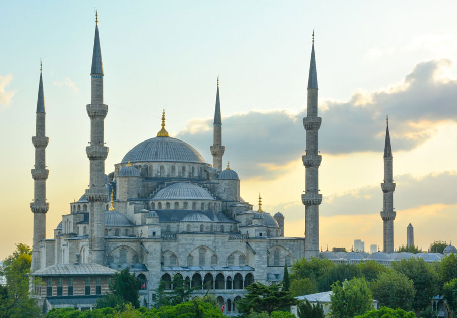 İstanbul’un Simgesel Yapıları ve Sokak Kültürü