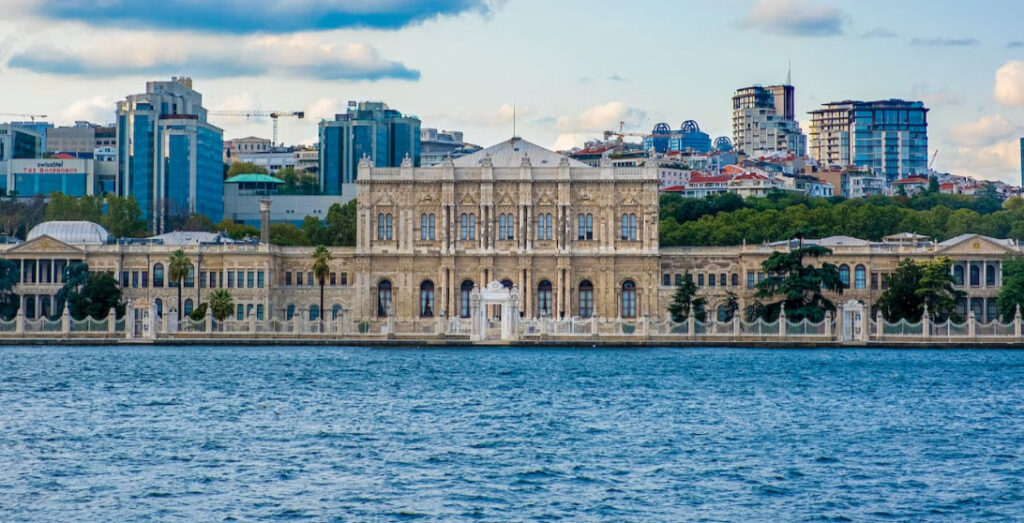İstanbul’un Simgesel Yapıları ve Sokak Kültürü