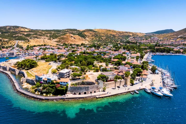 Akdeniz Foklarının ve Siren Kayalıklarının Ev Sahibi: Foça