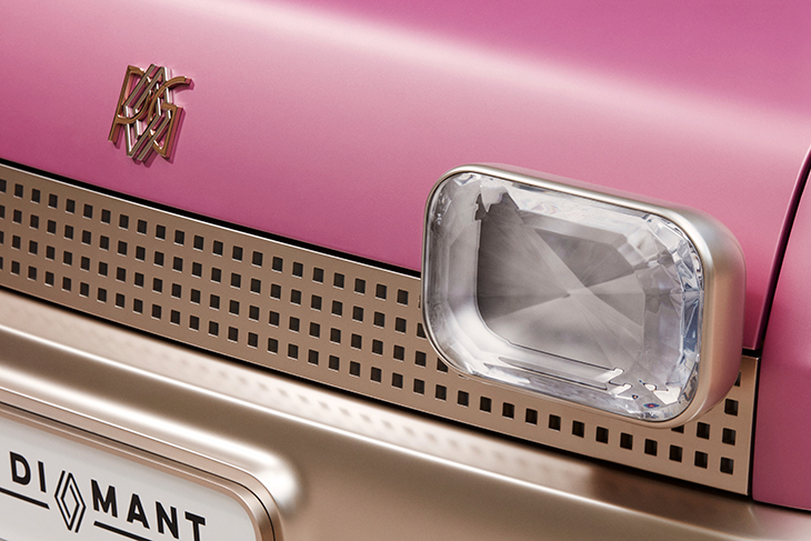 Mermer, At Kılı ve Pirinçten Oluşan Otomobil: Renault 5 Diamant