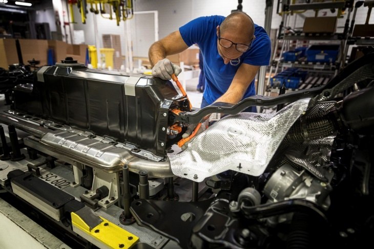 Volvo’nun Çevreci Elektrikli Otomobilleri