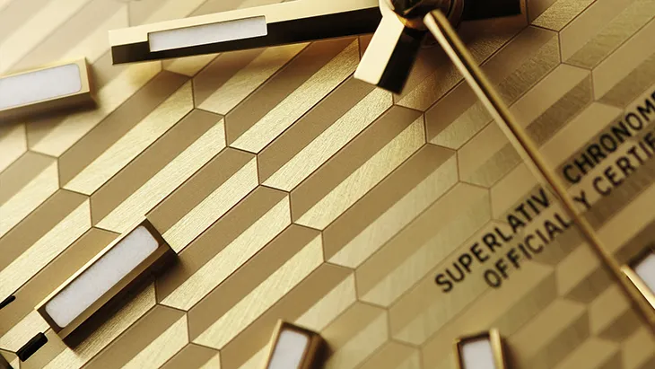 Rolex saat kadranında yer alan ‘Superlative Chronometer Officially Certified’ ibaresinin yakın plan çekimi; markanın hassasiyet ve kalite standardını vurgulayan detay.