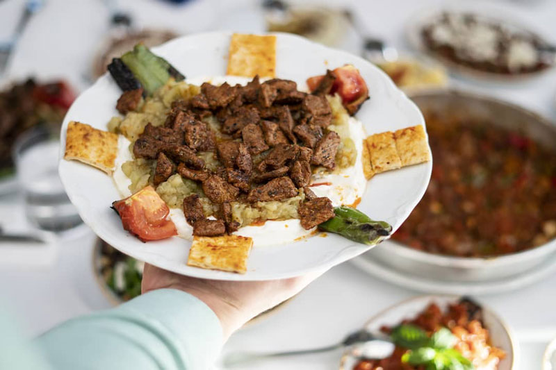 Damağında İz Bırakacak: İstanbul'da Mutlaka Denemeniz Gereken En İyi Et Restoranları