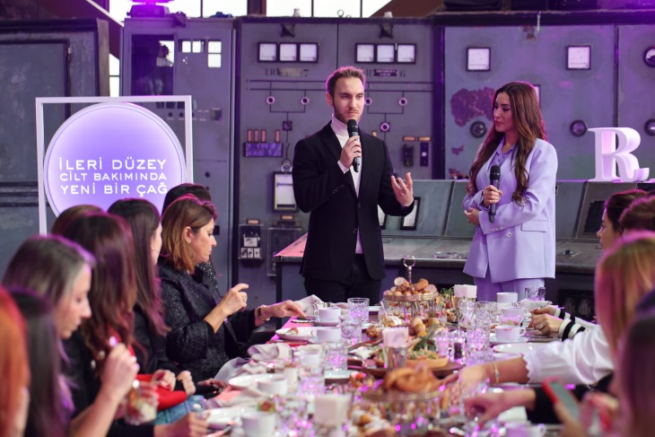 OGGUSTO Ev Sahipliğinde Lancôme Rénergie Serum Lansman Daveti