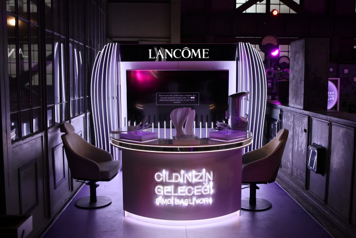 OGGUSTO Ev Sahipliğinde Lancôme Rénergie Serum Lansman Daveti