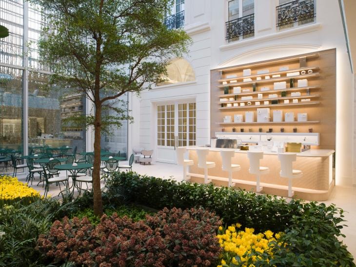 Büyüleyici bir Mağaza Deneyimi: Dior 30 Montaigne