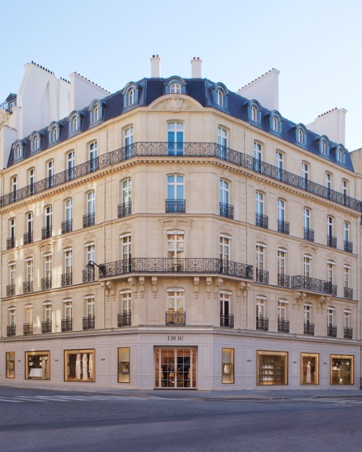 Büyüleyici bir Mağaza Deneyimi: Dior 30 Montaigne