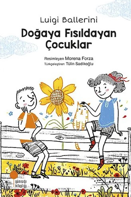 Marka Adı: Güneşışığı Kitaplığı
Ürün Adı: Güneşışığı Kitaplığı Doğaya Fısıldayan Çocuklar
Ürün Cinsiyeti: Çocuk
Ürün Tipi: Çocuk Romanı
Ürün Sezonsallığı: Belirtilmemiş
Ürün Çeşidi: Roman
Ürün Özellikleri: Doğaya Fısıldayan Çocuklar kitabı, İtalyan Andersen ödüllü yazar Luigi Ballerini tarafından kaleme alınmış, Morena Forza'nın sevimli çizimleriyle zenginleştirilmiş bir çocuk romanıdır. Kapağında pastoral bir çit üzerinde oturan, neşeli bir erkek ve kız çocuğu figürü ile bir ayçiçeği, kelebek ve kedi gibi doğa öğeleri yer alır. Kitap, çocukluğun yaz tatillerini ve birbirlerinden oldukça farklı iki çocuğun doğayla iç içe gelişen kalpleri ısıtan arkadaşlık öyküsünü anlatır. Tülin Sadıkoğlu tarafından Türkçeye çevrilen bu eser, yalın çizim tarzı ve renkli detaylarıyla çocukların hayal gücünü beslerken, doğa sevgisi, arkadaşlık ve mutluluk gibi evrensel temaları işler.
Öne Çıkan Detaylar:
- İtalyan Andersen ödüllü yazar Luigi Ballerini'nin kaleminden çıkan, çocukluğun unutulmaz yaz tatillerini ve arkadaşlıklarını işleyen bir roman.
- Morena Forza'nın sıcak ve pastoral çizimleriyle zenginleştirilmiş görseller, hikayenin doğa temasını destekliyor.
- Farklı karakterlere sahip iki çocuğun doğayla harmanlanan, kalpleri ısıtan dostluk öyküsü.
Kimler Kullanıyor?: Bu kitap, doğayla bağ kurmayı seven, sıcacık dostluk hikayelerinden ilham alan, hayal gücünü keşfetmeyi seven ve okuma deneyimini pastoral çizimlerle zenginleştirmek isteyen tüm çocuk okurlar için tasarlandı. Yaz tatili maceralarını ve iz bırakan arkadaşlıkları merak eden, empati ve doğa sevgisi gibi değerleri benimseyen minik kalplere hitap ediyor.
