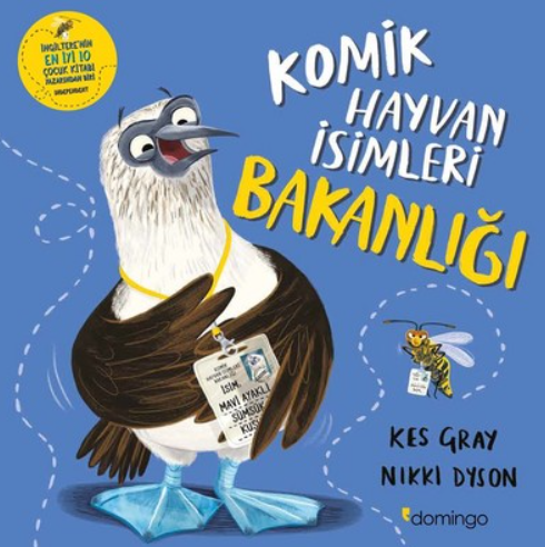 Marka Adı: Domingo
Ürün Adı: Domingo Çocuk Komik Hayvan İsimleri Bakanlığı
Ürün Cinsiyeti: Çocuk
Ürün Tipi: Çocuk Kitabı
Ürün Sezonsallığı: Belirtilmemiş
Ürün Çeşidi: Mizahi Resimli Hikaye Kitabı
Ürün Özellikleri: Kes Gray tarafından yazılan ve Nikki Dyson'ın renkli illüstrasyonlarıyla hayat bulan bu kitap, çocukları dünyanın en komik isimli hayvanlarıyla eğlenceli bir yolculuğa çıkarıyor. İngiltere'nin en iyi çocuk kitabı yazarlarından biri tarafından kaleme alınan bu eser, 'Mavi Ayaklı Sümsük Kuşu' ve 'Sahanda Yumurta Deniz Anası' gibi gerçek hayvan isimleri üzerinden mizahi bir bakış açısı sunuyor. Çocukların hayvanları ve doğayı keşfetmesini sağlarken, kaliteli kağıda basılı canlı çizimleriyle görsel bir şölen sunar.
Öne Çıkan Detaylar:
- Dünyanın en komik ve gerçek hayvan isimlerini eğlenceli bir dille tanıtıyor.
- Kes Gray'in kalemi ve Nikki Dyson'ın canlı illüstrasyonlarıyla zenginleştirilmiştir.
- Çocukları güldürürken aynı zamanda farklı hayvanlar hakkında bilgi edinmelerini sağlar.
Kimler Kullanıyor?: Bu kitap, hayvanlara karşı merak duyan ve mizahi hikayelerle keyifli vakit geçirmeyi seven tüm minik okuyucular için harika bir seçenektir. Eğlenerek yeni bilgiler edinmeyi seven, resimli kitapları ilgiyle takip eden çocuklar bu esere bayılacak. Çocuklarına neşeli bir okuma deneyimi sunmak ve onların hayal gücünü beslemek isteyen ebeveynler için de ideal bir tercihtir.