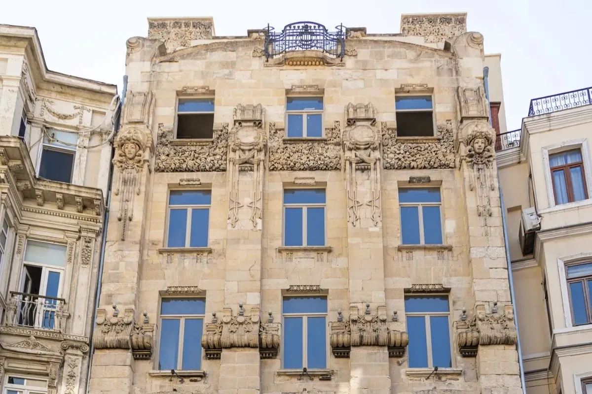 İstiklal Caddesi’nin Art Nouveau İncisi: Botter Apartmanı