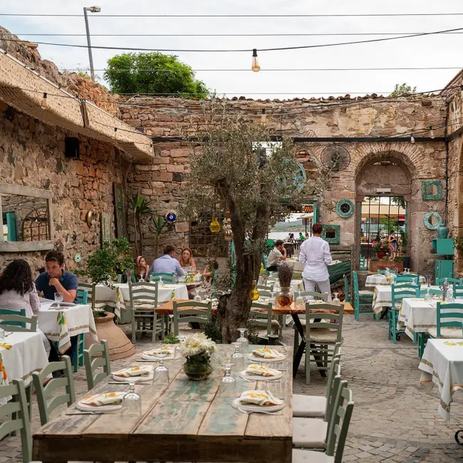 Cunda, Ayvalık'ın En İyi Restoran ve Otelleri