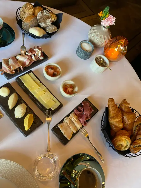 Amsterdam'ın Kalbinde Lüks Bir Deneyim: Hotel TwentySeven