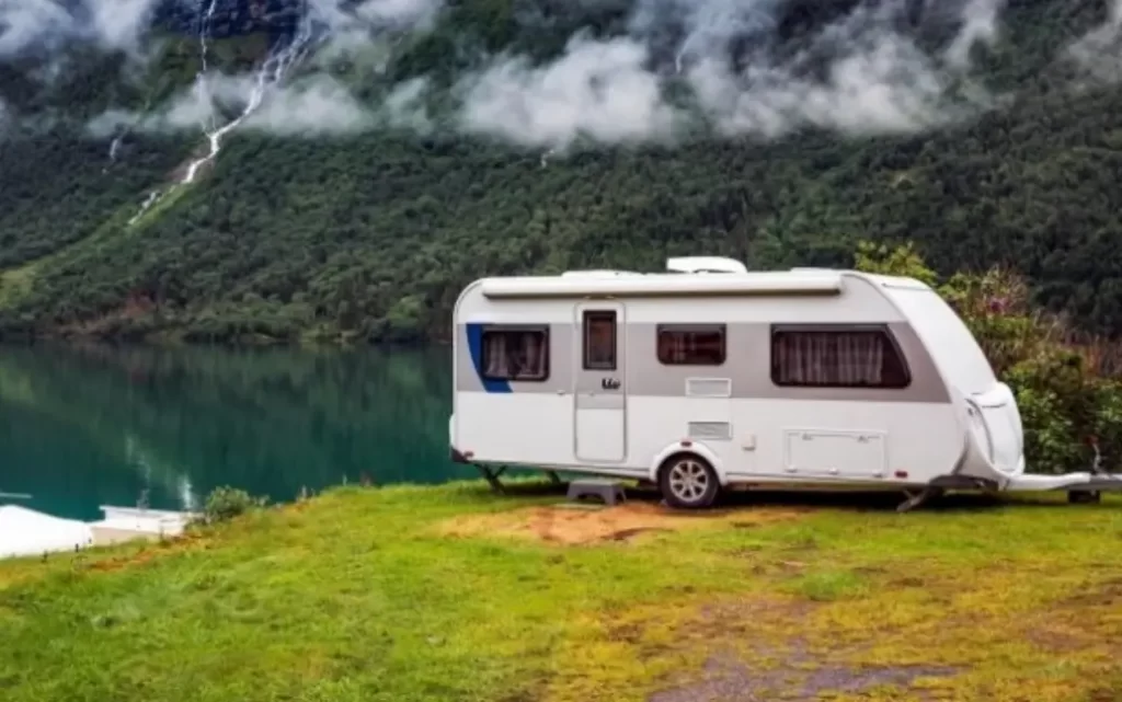 Kamp Yaparken İhtiyacınız Olan Her Şey