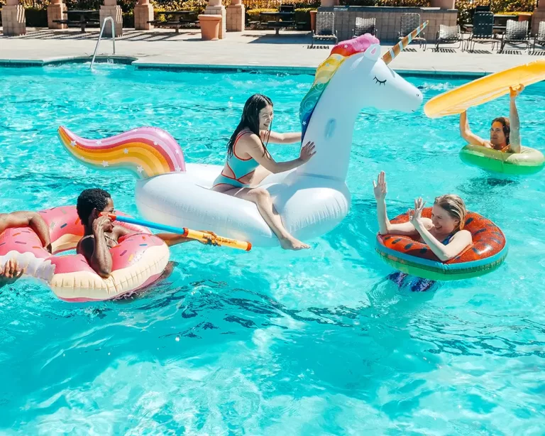 Eğlenceli Havuz Partisi Düzenlemek İçin Öneriler
