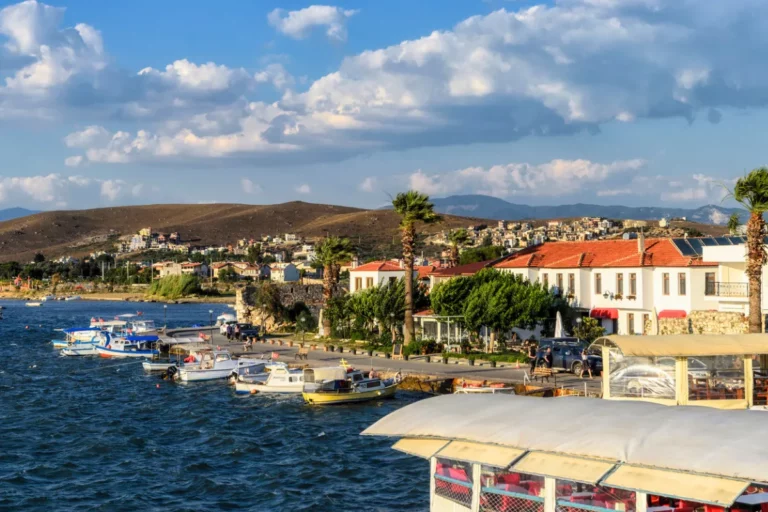 Kalabalıklardan Uzak Bir Ege Rotası: Seferihisar Sığacık Gezi Rehberi