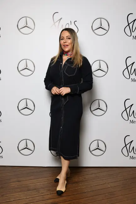 Deprem Bölgesi Destekçileri, She's Mercedes