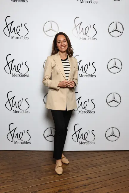 Deprem Bölgesi Destekçileri, She's Mercedes