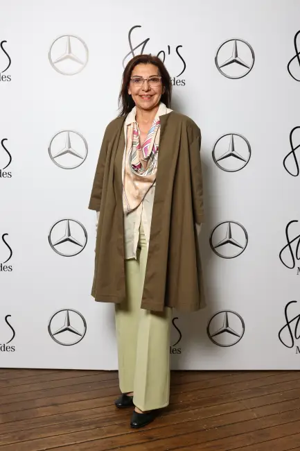 Deprem Bölgesi Destekçileri, She's Mercedes